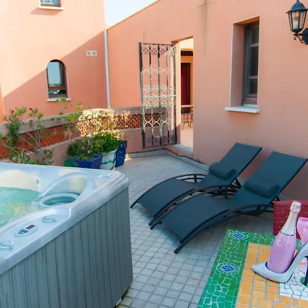 Riad Essaouira, 8 Au Village Naturiste Couple Only Agde